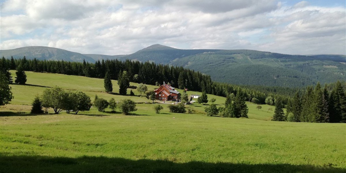 In-Life, English Camp 2017 - pohled na chatu
